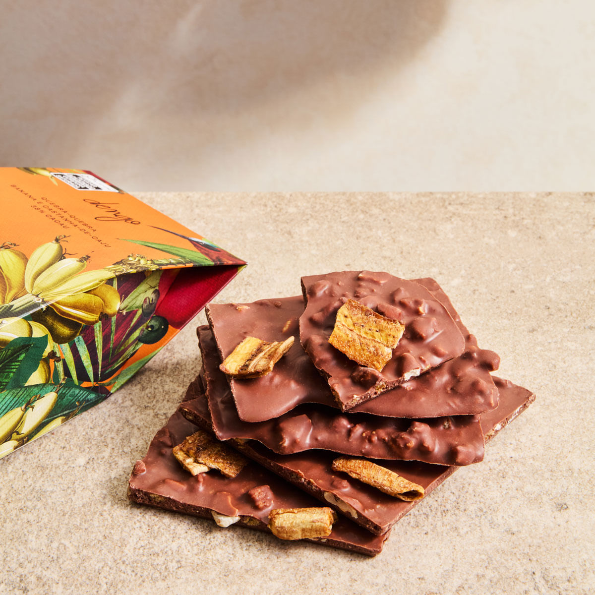 Chocolate Quebra-Quebra de Banana e Castanha de Caju | 200g - Foto 2